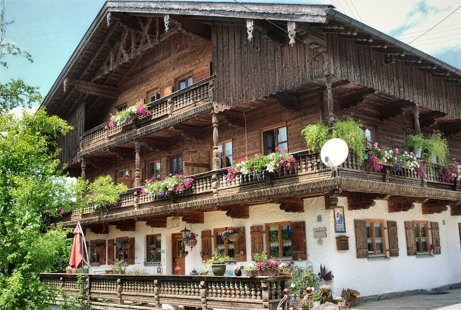 Der Braun-Hof – traditionelles Bauernhaus mit Blumenschmuck